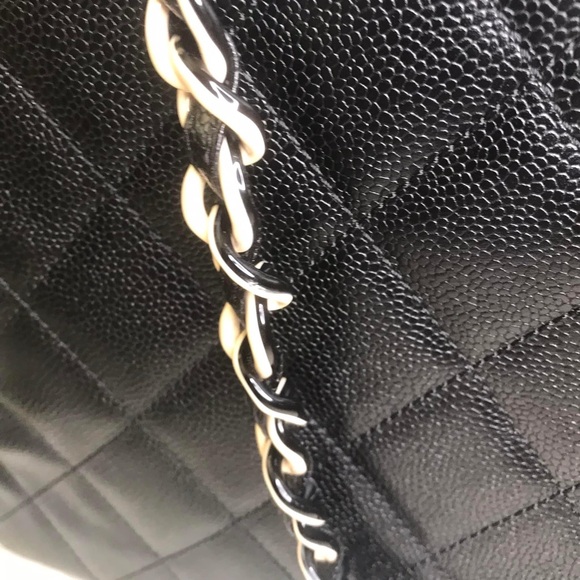 ❌SOLD❌CHANEL Caviar Leather and Resin Chain Tote Bag Black - Picture 12 of 16